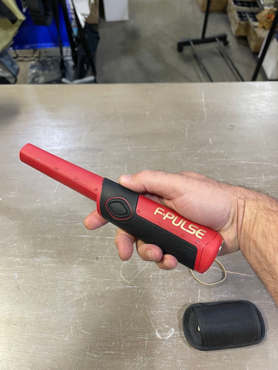 photo_4_2025-10-06_05-36-44 فلزیاب جیبی Fisher F-Pulse | دقت بالا و طراحی ضدآب - موسوی آفیشیال