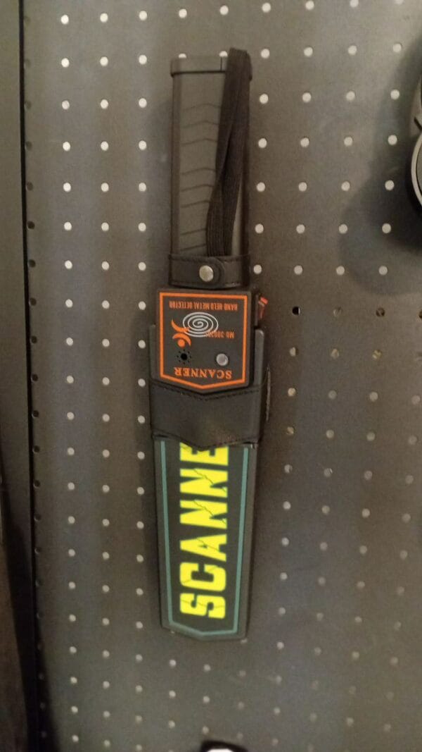 اسکنر امنیتی گیت ورودی | گیت بازرسی فلزیاب چند منطقهای - موسوی آفیشیال اسکنر امنیتی گیت ورودی